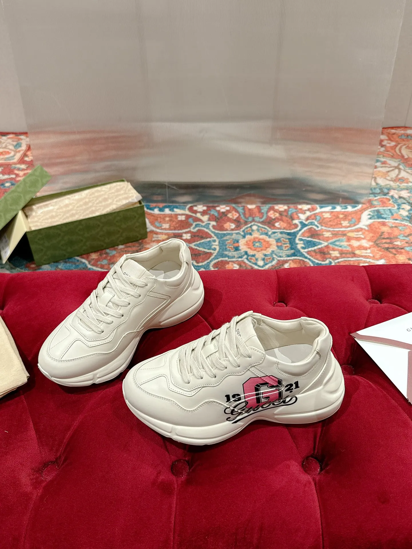 👟👟Ex-factory price 700👟👟 Men's size +10 🇮🇹Italy🇮🇹Gucci GUCCI🇮🇹Dad shoes (purchase level) (original replica) 👑 The original version purchased by Taikoo Hui has been continuously improved and upgraded in details, from the packaging of the shoes - anti-counterfeiting markings - shoe box accessories - fabric optimization - outsole technology - stitching and routing - oil edge technology. We do our best ◼️ Outsole: original plate molding ◼️ Upper: original grade A imported cowhide 🐮 ◼️ lining: original grade A mixed sheepskin 🐑 ◼️ Feet: original grade A mixed sheepskin 🐑 ◼️ Medium and low belt LOGO + original injection molding foot technology + original lasting technology ◼️ Original full set of customized packaging (anti-counterfeiting chip + a cloth bag + GUCCI card envelope + electronic invoice with credit card slip + shoelaces) ◼️ All details of the higher version are consistent with the original version (note the comparison) ◼️ Code number: 35-40 for women and 39-44 for men